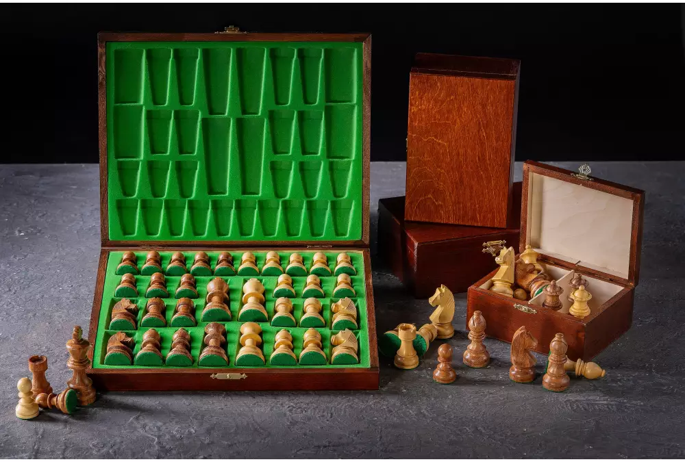 Kasetka drewniana Lux Brown na figury No 5